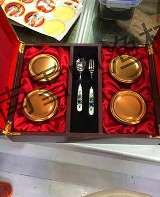鱼子酱礼盒